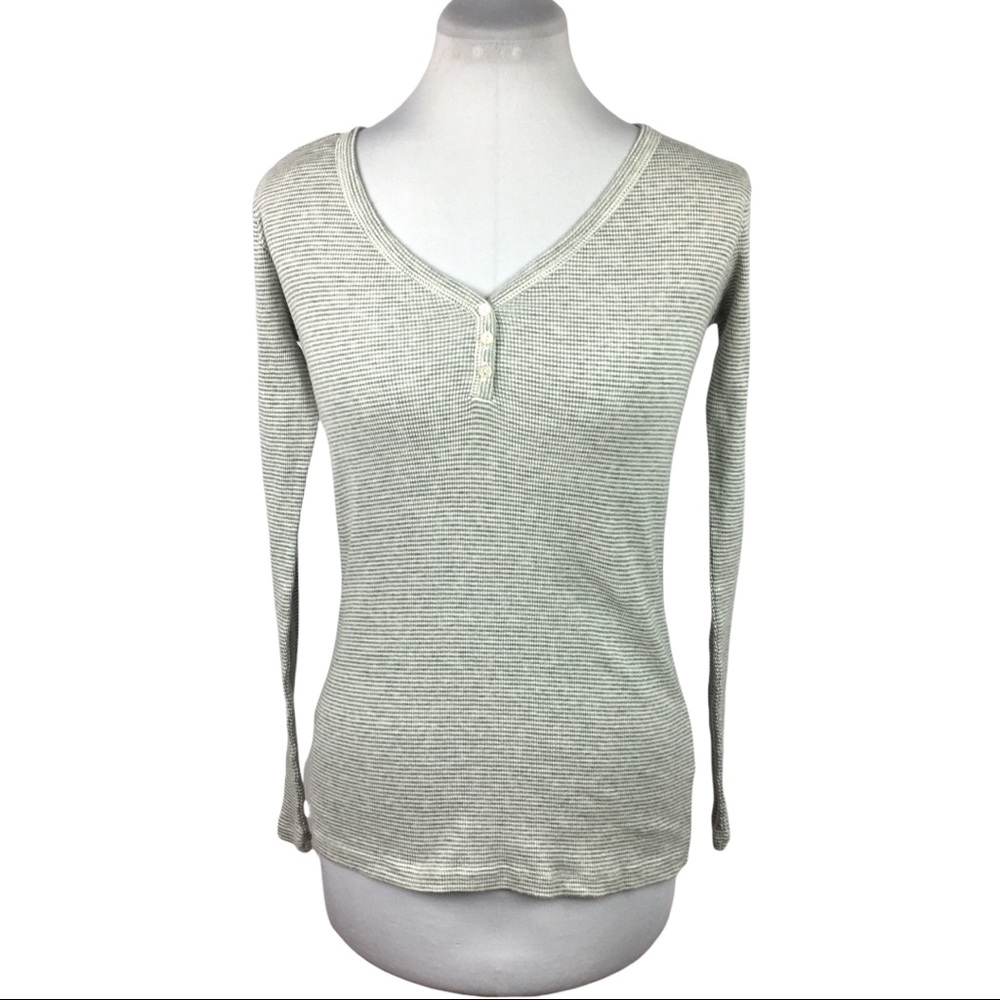 Gap Body Sz M Gray & white striped Henley top